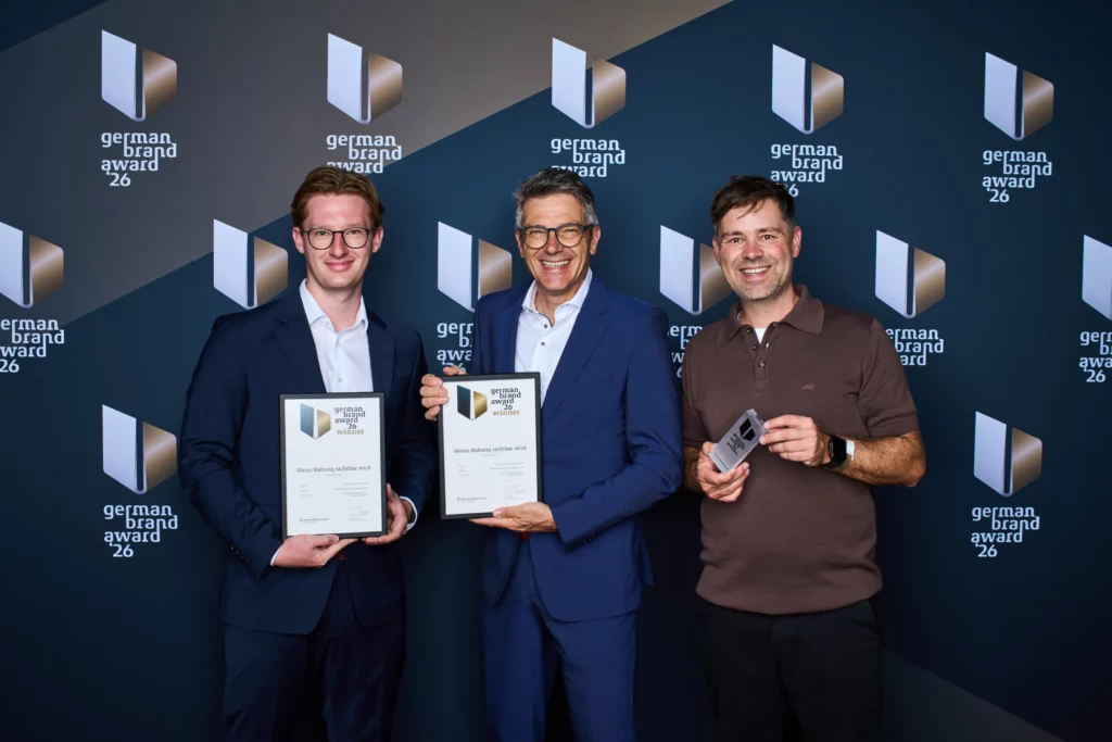 3 Preisträger mit 2 Urkunden